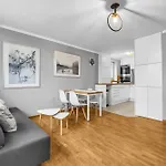 Modzelewskiego Spacious By Bookinghost 아파트