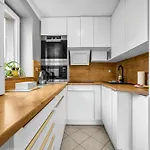 Modzelewskiego Spacious By Bookinghost Warsaw