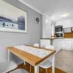 Modzelewskiego Spacious By Bookinghost *