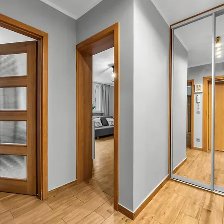 Modzelewskiego Spacious By Bookinghost Apartmán