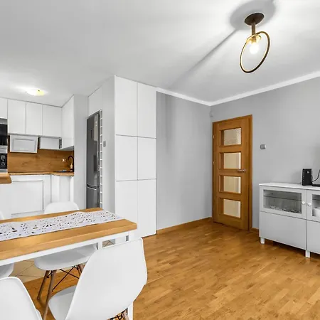 Modzelewskiego Spacious By Bookinghost Apartmán *