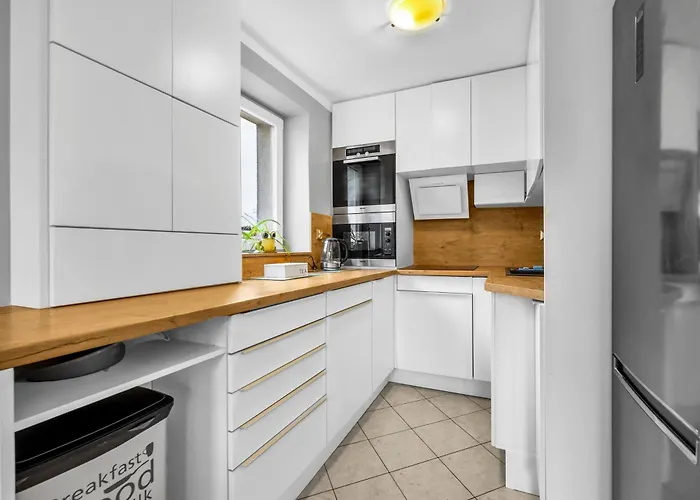 Modzelewskiego Spacious By Bookinghost Warszawa