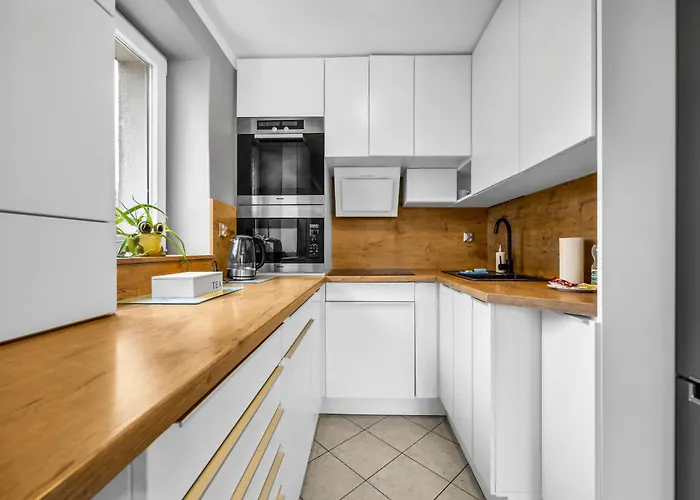 Modzelewskiego Spacious By Bookinghost Warszawa