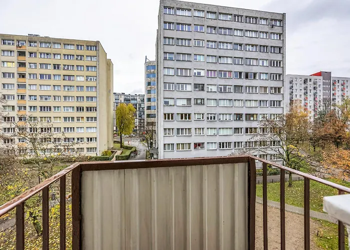 Modzelewskiego Spacious By Bookinghost Lejlighed