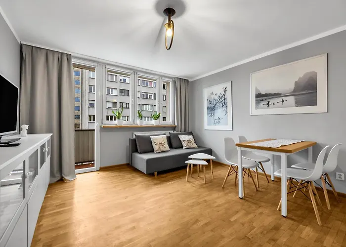 Modzelewskiego Spacious By Bookinghost *