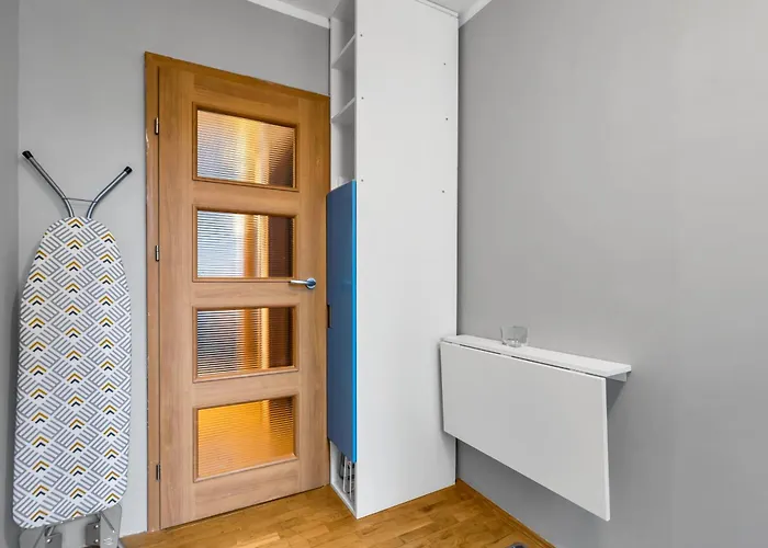 Modzelewskiego Spacious By Bookinghost *